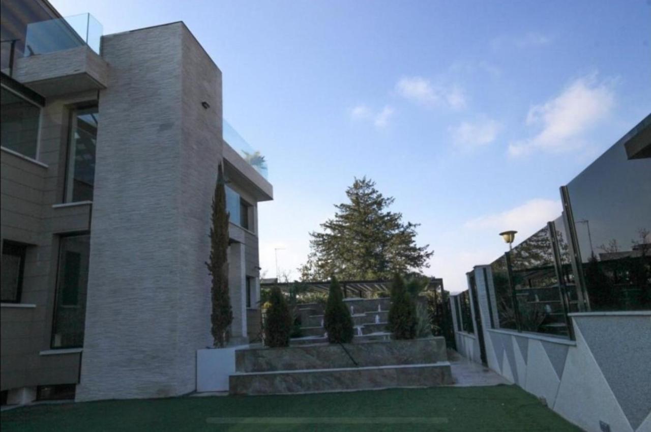 Gorgeous House In Sierra De Madrid, Valdemorillo Villa Dış mekan fotoğraf